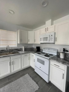 Brand New 3BR Home w/Full Kitchen & Free Parking